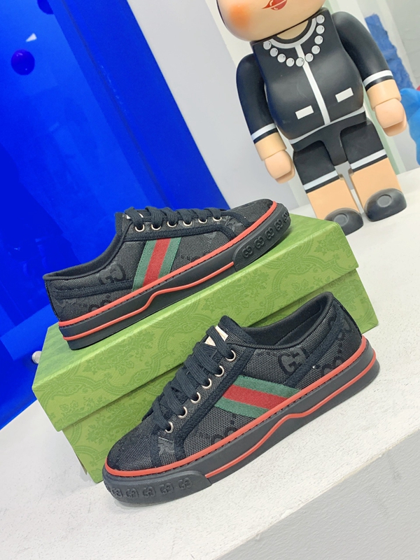 グッチ靴素材ディテール